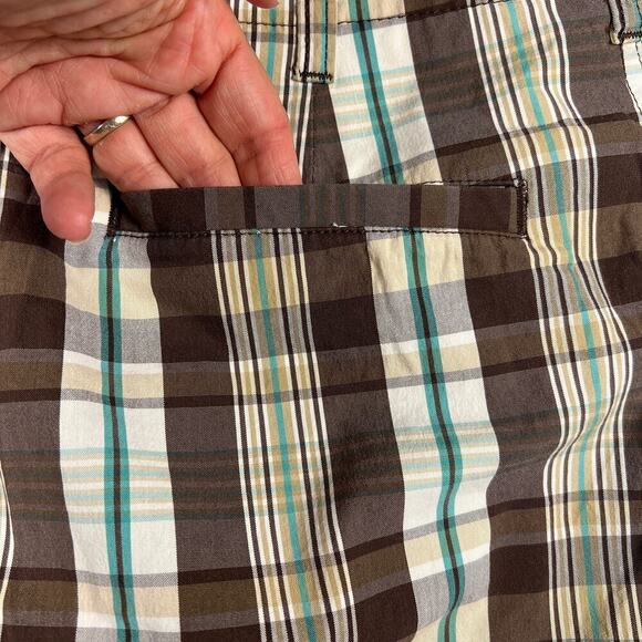 Jones New York Signature Brown Cream Plaid Bermuda Shorts Size 10 - Picture 7 of 8